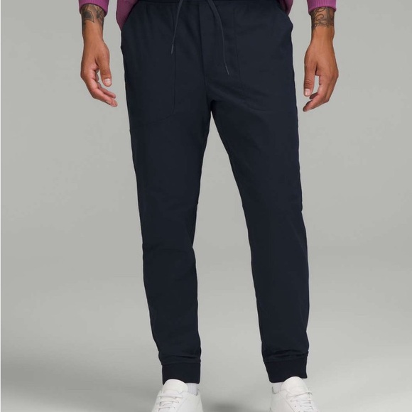 LULULEMON ~ Men’s ABC Warpstreme Joggers in True Navy Medium - Picture 3 of 16